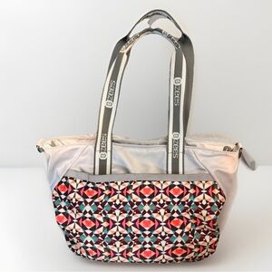 Bzees Light Gray Tote with Multicolor Geometric Front Pocket